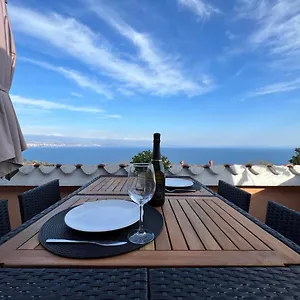 https://apartman-maroon.in-istria.net