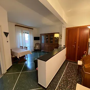 https://casa-augusta-1.hotelitalianriviera.com